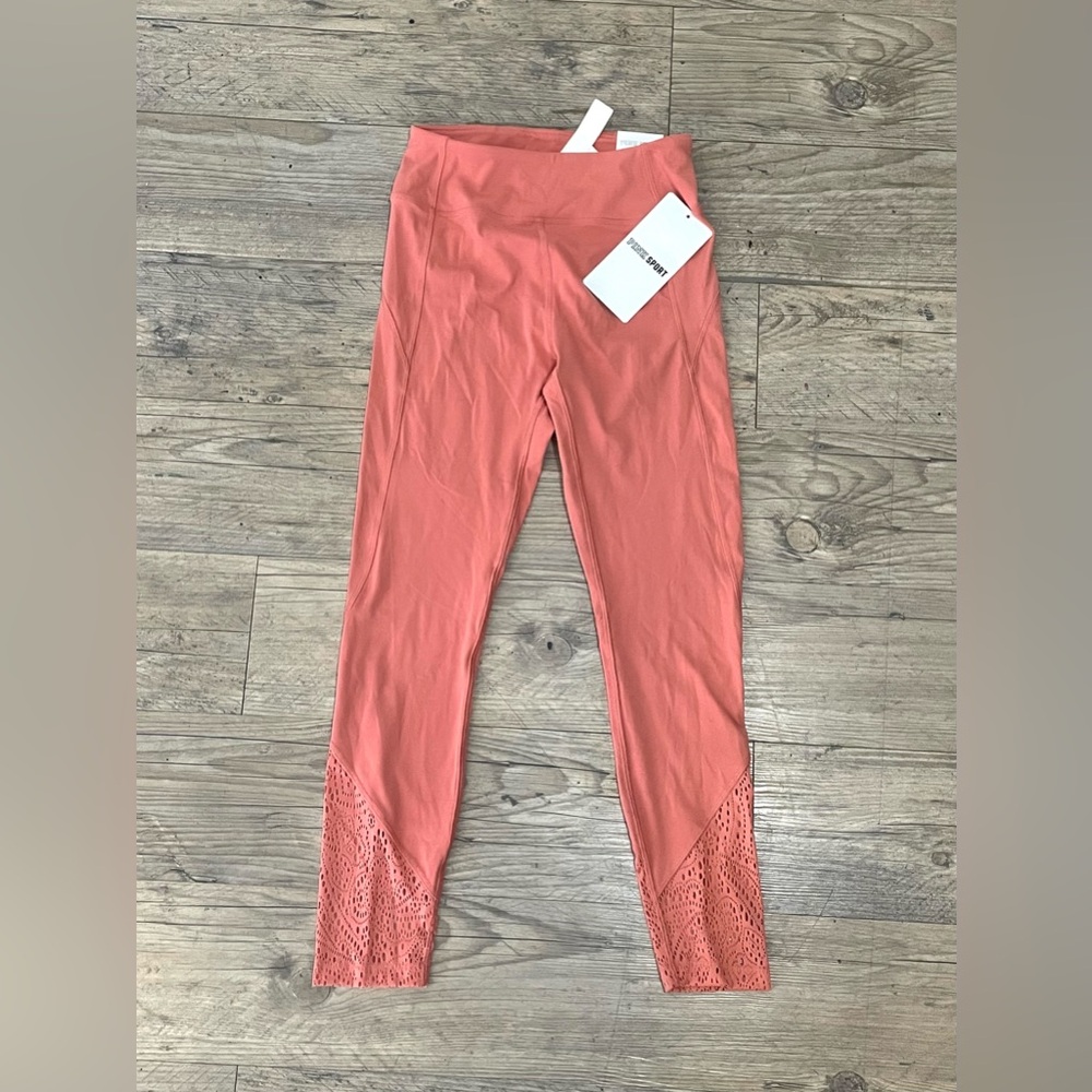NWT Pink Sports Active Women’s Capri Leggings Lace Coral High‎ Waist 7/8 Size S